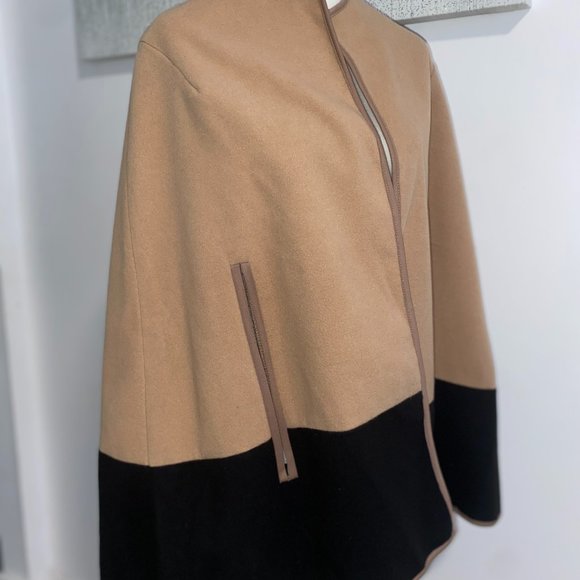 BCBGeneration Color-block Cape - Picture 7 of 9